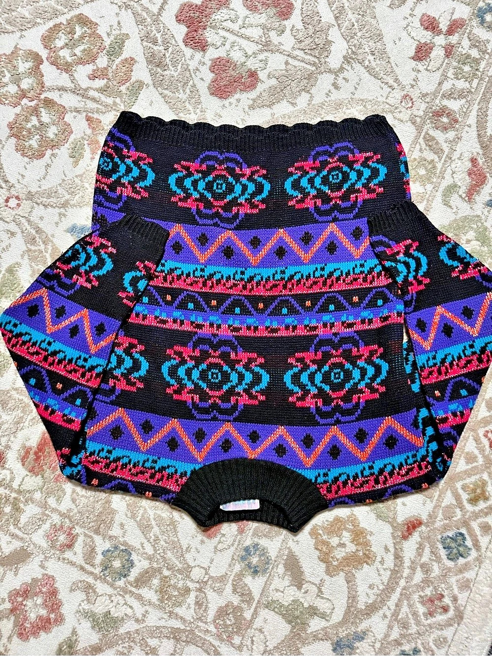 Authentic Vintage Croquet Club Geometric Crewneck Sweater in Black & Purple Like - Picture 7 of 9